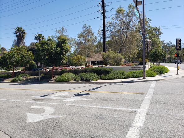 530 Hampshire Rd, Westlake Village, CA 91361